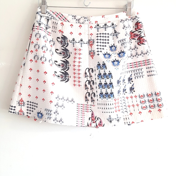 Club Monaco Italian Floral Pleated Mini Skirt 6 - Picture 3 of 6